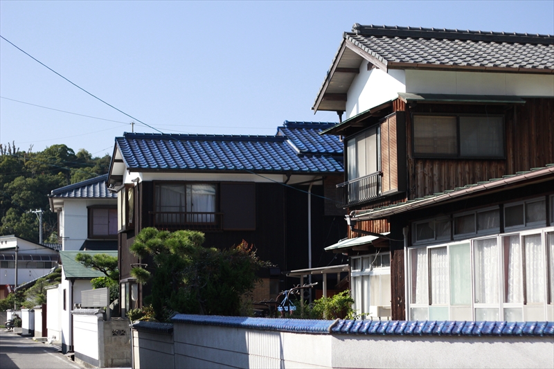 雨漏り調査は朝倉板金工業へ